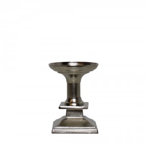 Stříbrný kovový svícen Skua - 9*9*12cm