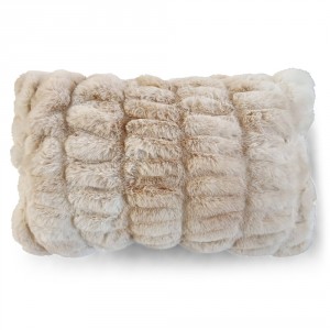 Béžový žebrovaný chlupatý polštář Bear beige - 30*50*15cm