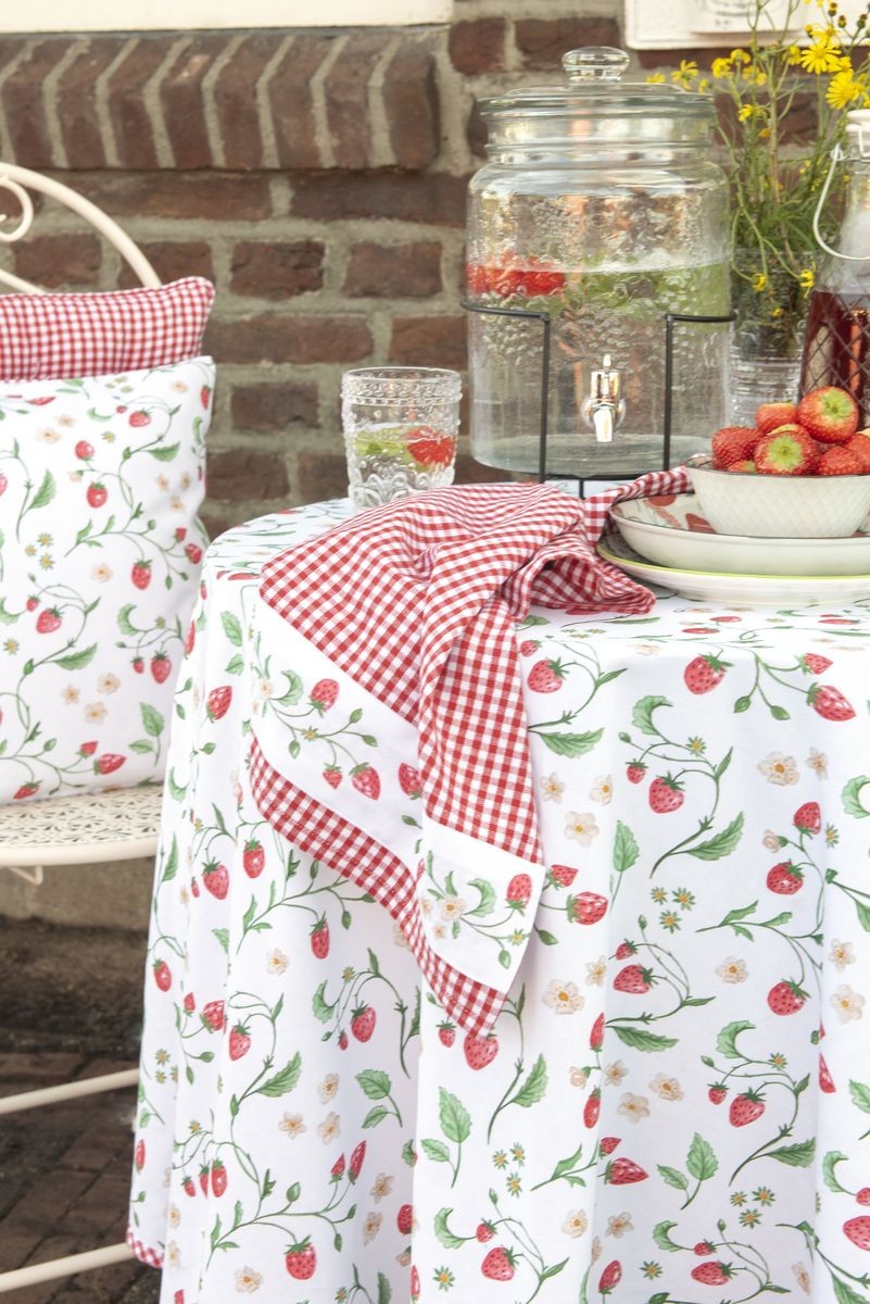 Kuchyňská zástěra s kostkovaným kanýrem Wild Strawberries - 70*85 cm