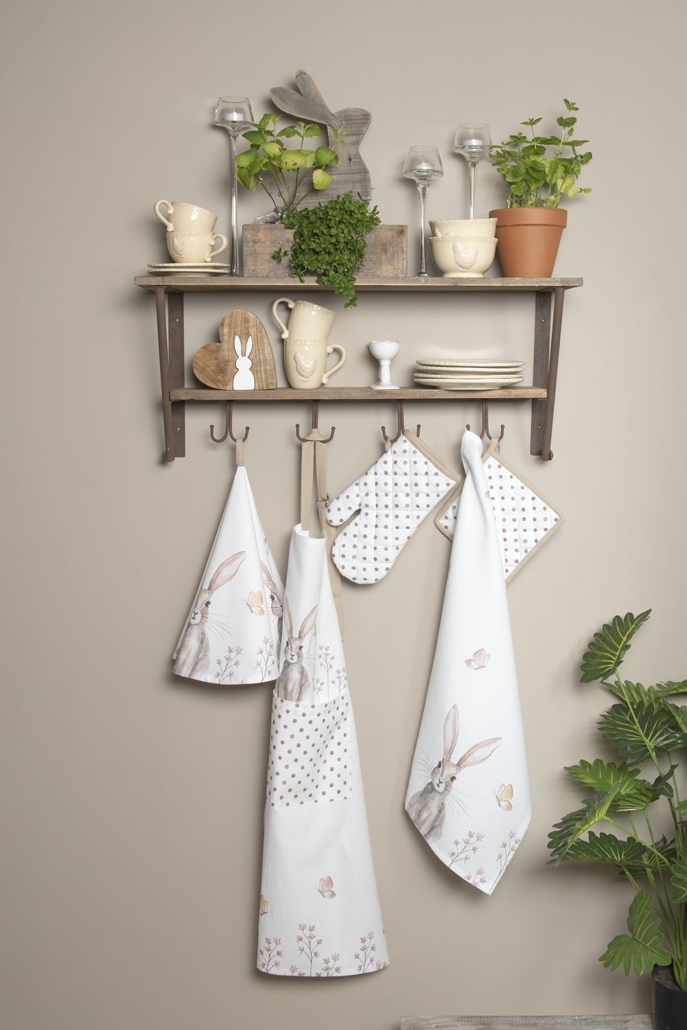 Kuchyňská zástěra s motivem králíků Rustic Easter Bunny - 70*85 cm