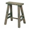 Vysoká dřevěná zelená dekorační stolička s patinou - 39*29*47 cmBarva: Zelená s patinou Materiál: Dřevo Hmotnost: 1,111 kg 