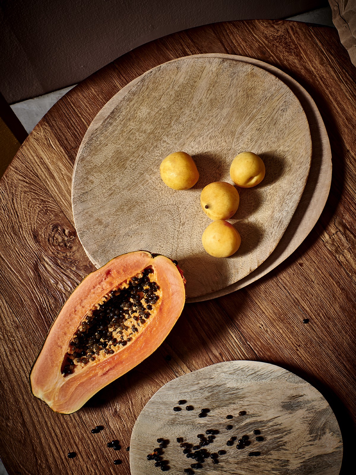 Dřevěný nepravidelně tvarovaný talíř Mango - 25*24*2cm 