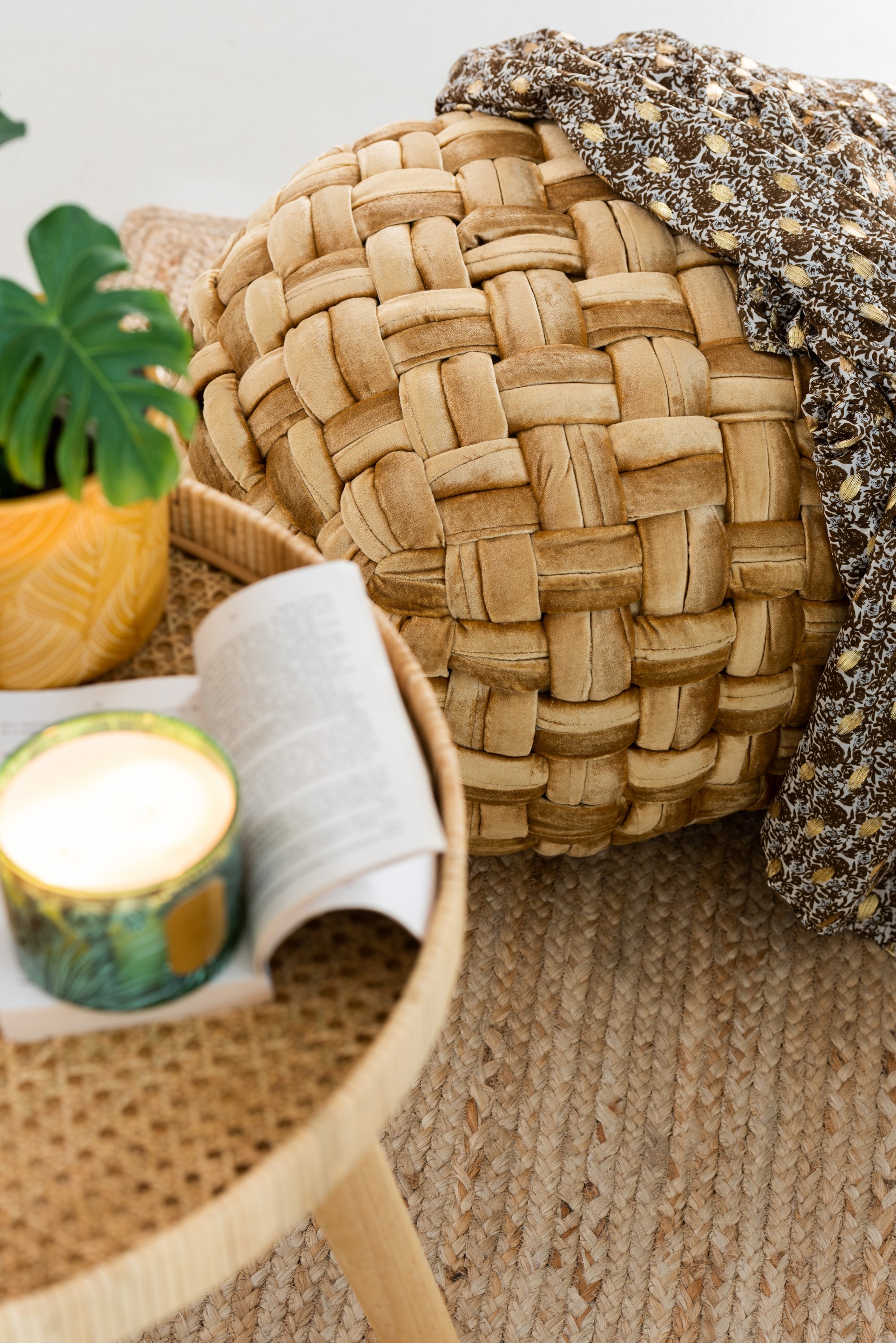 Zlatý kulatý proplétaný puf Crocheted - Ø 48*35 cm