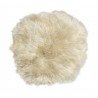 Krémový chlupatý kulatý podsedák z ovčí kůže Shipy - Ø 40*2 cm Barva: krémová/špinavá bíláMateriál: ovčí kůžeHmotnost: 0,24 kg