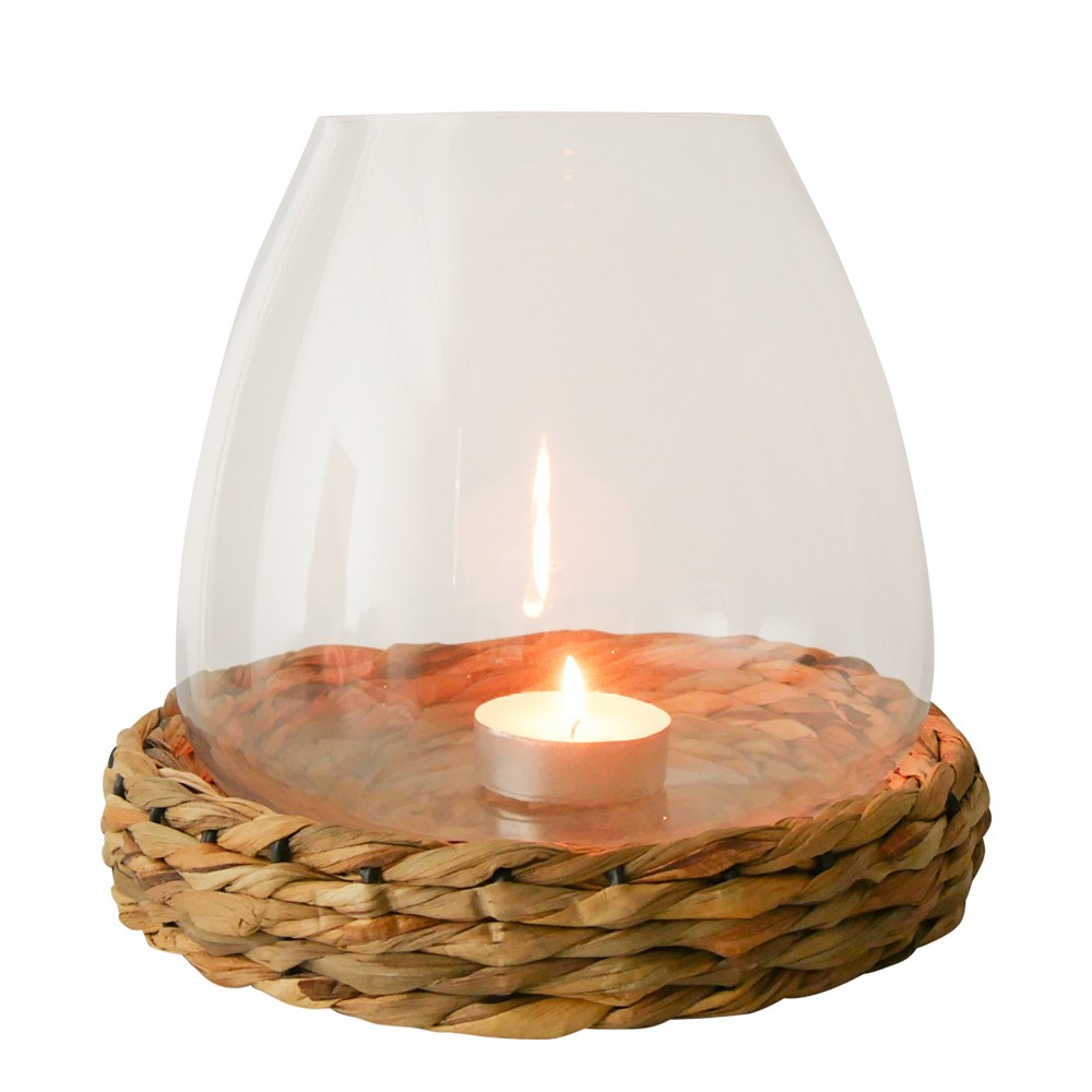Skleněný svícen Avril s ratanovým pleteným podnosem 23cm - 26*26*23cm