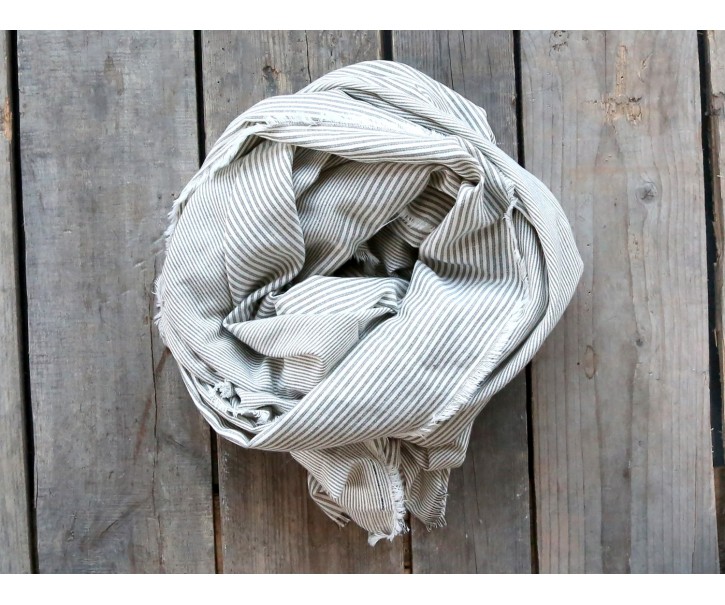Béžovo-šedý pruhovaný šátek s roztřepeným koncem - 70*180 cm