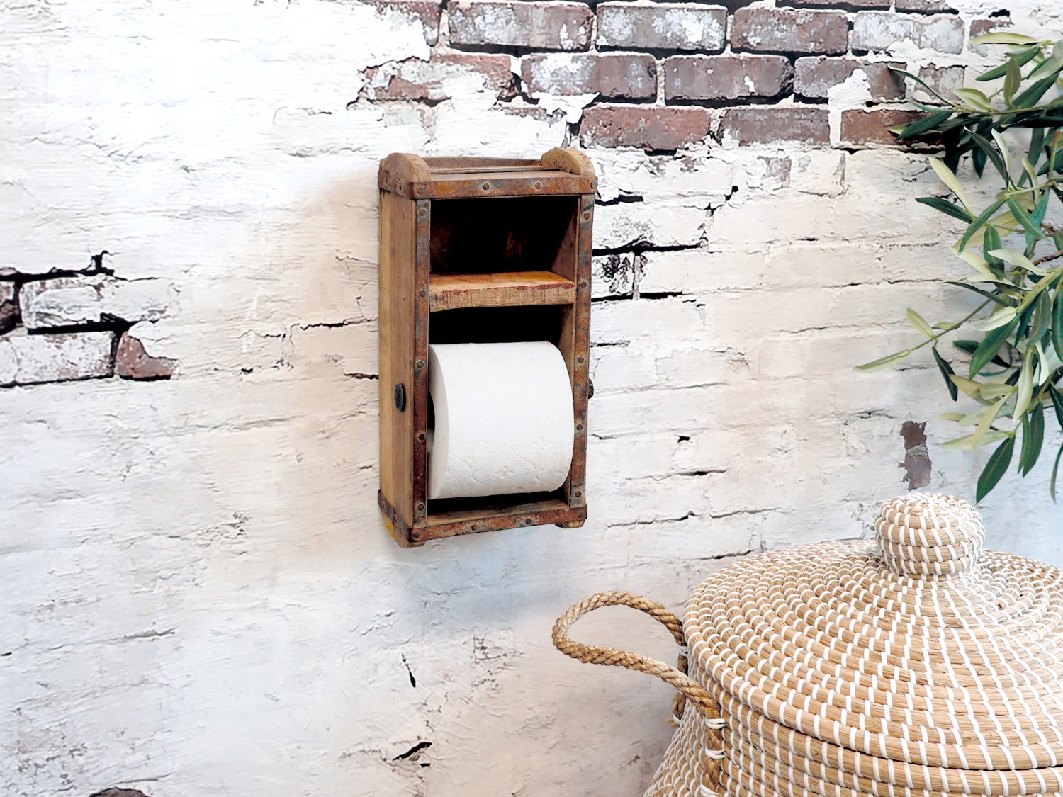 Dřevěný antik nástěnný držák na toaletní papír Grimaud Brick - 15*10*30 cm