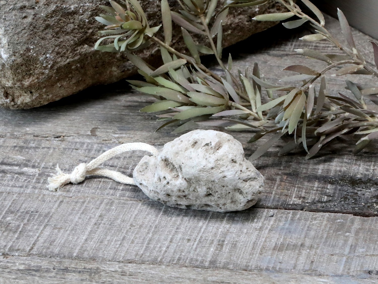 Lávový pemzový kámen Éternel - 4*8cm Chic Antique