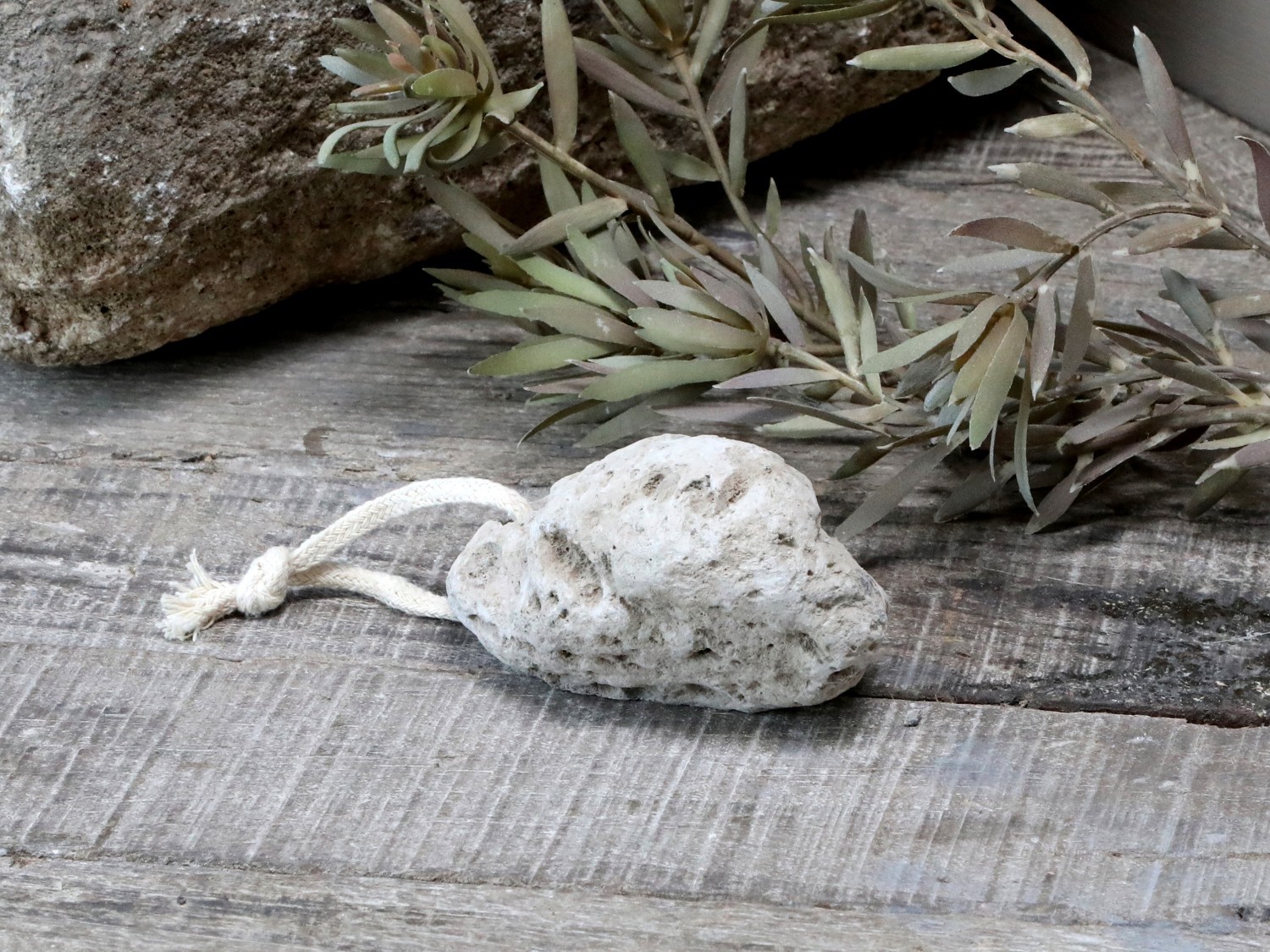 Lávový pemzový kámen Éternel - 4*8cm