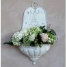 Bílý nástěnný box na květiny ve starém francouzském stylu - 41*17*54cm Barva: bílo-krémová antik s patinou a odřenímMateriál: kov