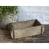 Dřevěná přírodní retro bedýnka Brick old - 30*15*10 cmMateriál: recyklované dřevo, kovBarva : přírodní s patinou, úmyslný rez na kovu