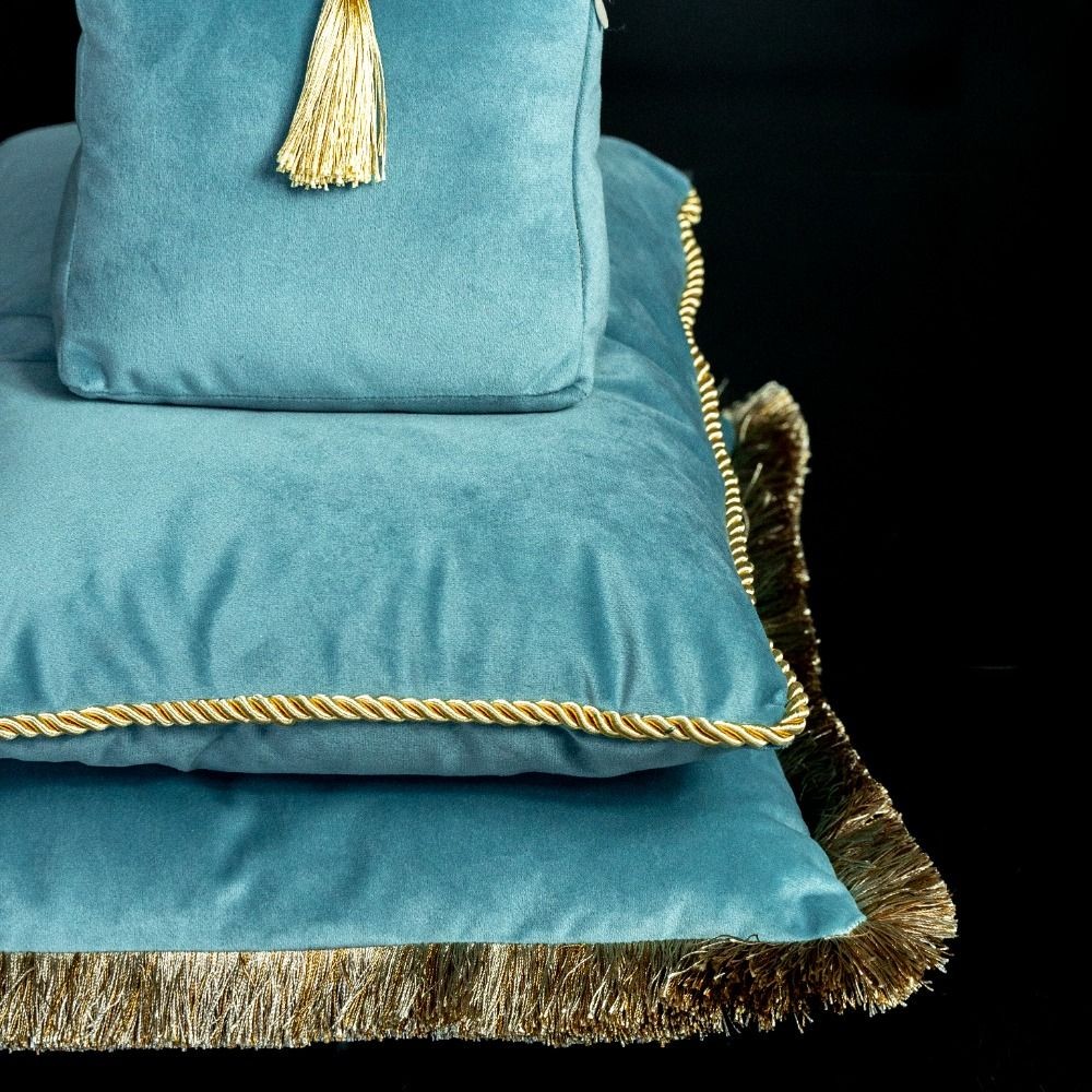 Modrý polštář se zlatými třásněmi Baby blue - 45*45*10cm